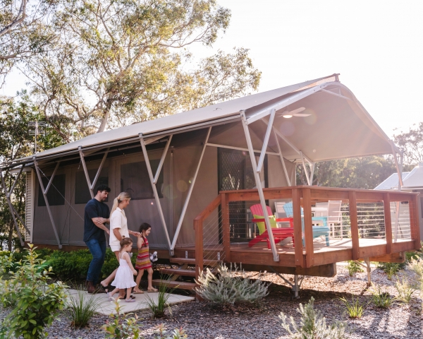 5 Glamping Tent